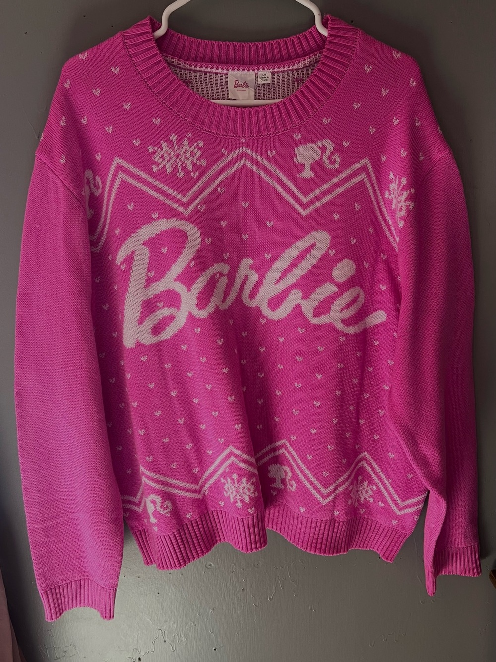 Barbie bright pink Christmas Crewneck Sweater Sz L